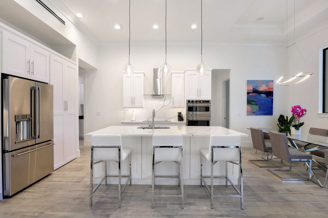 670 Amber Dr, Marco Island, FL 34145