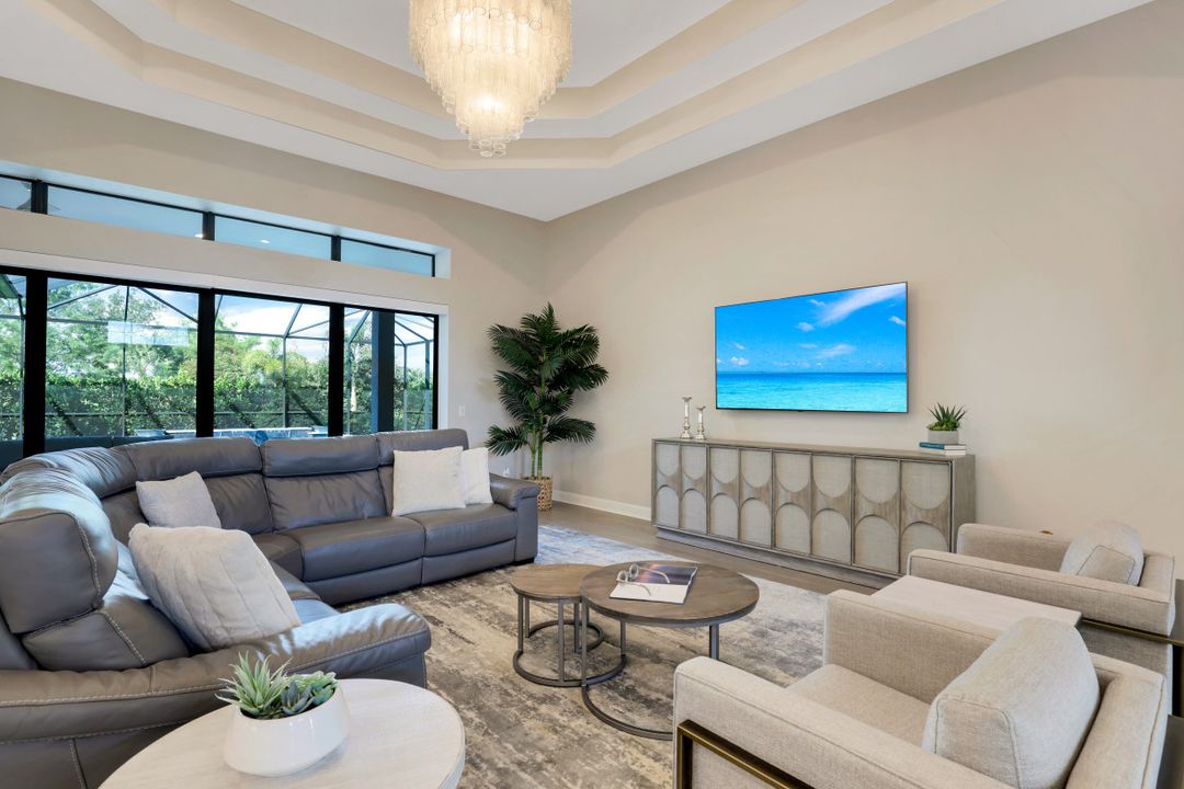 9018 Sorreno Ct, Naples, FL 34119