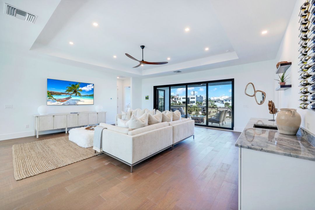 469 Germain Ave, Naples, FL 34108