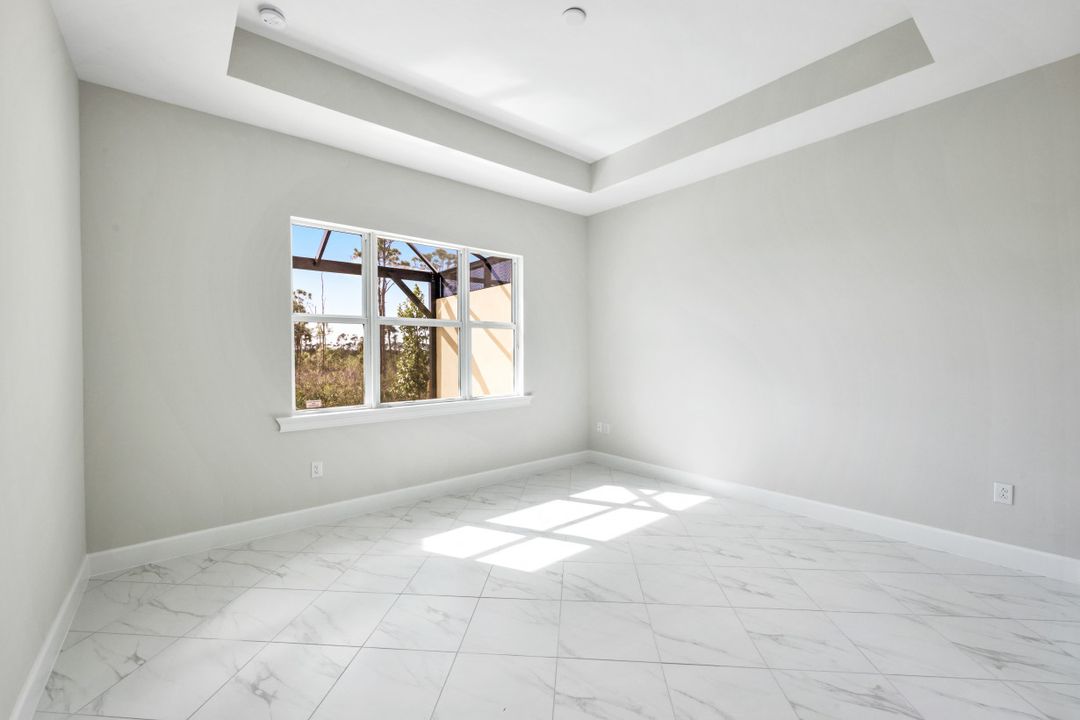 6435 Negril Isle Dr, Naples, FL 34113