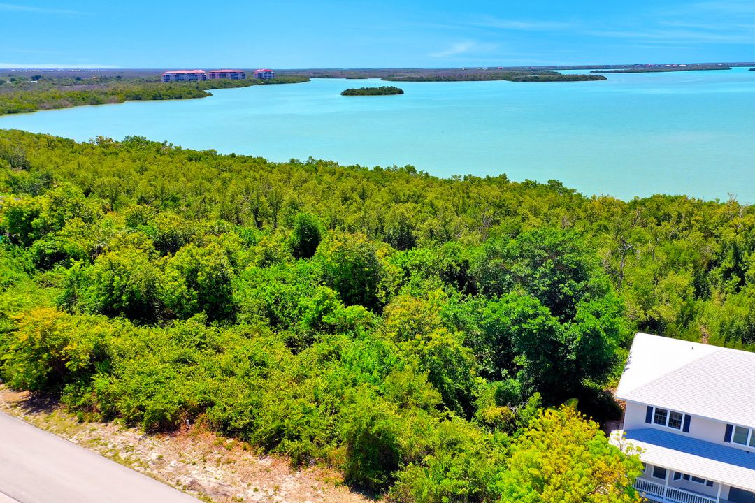 1959 Sheffield Ave, Marco Island, FL 34145