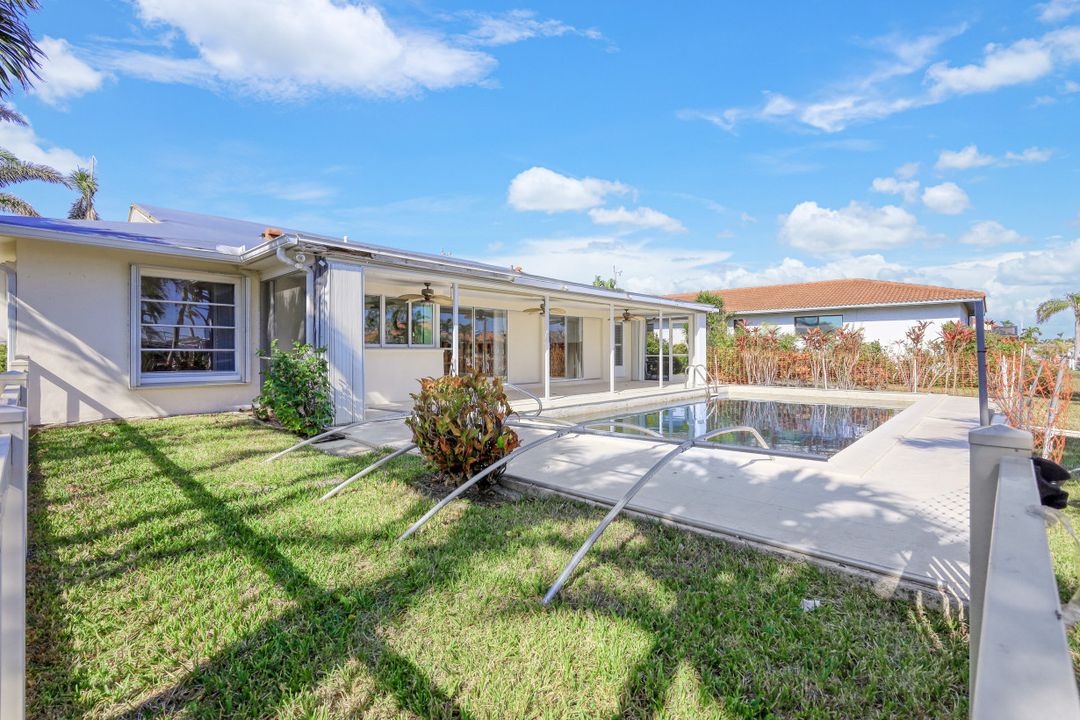 5327 SW 11th Ct, Cape Coral, FL 33914