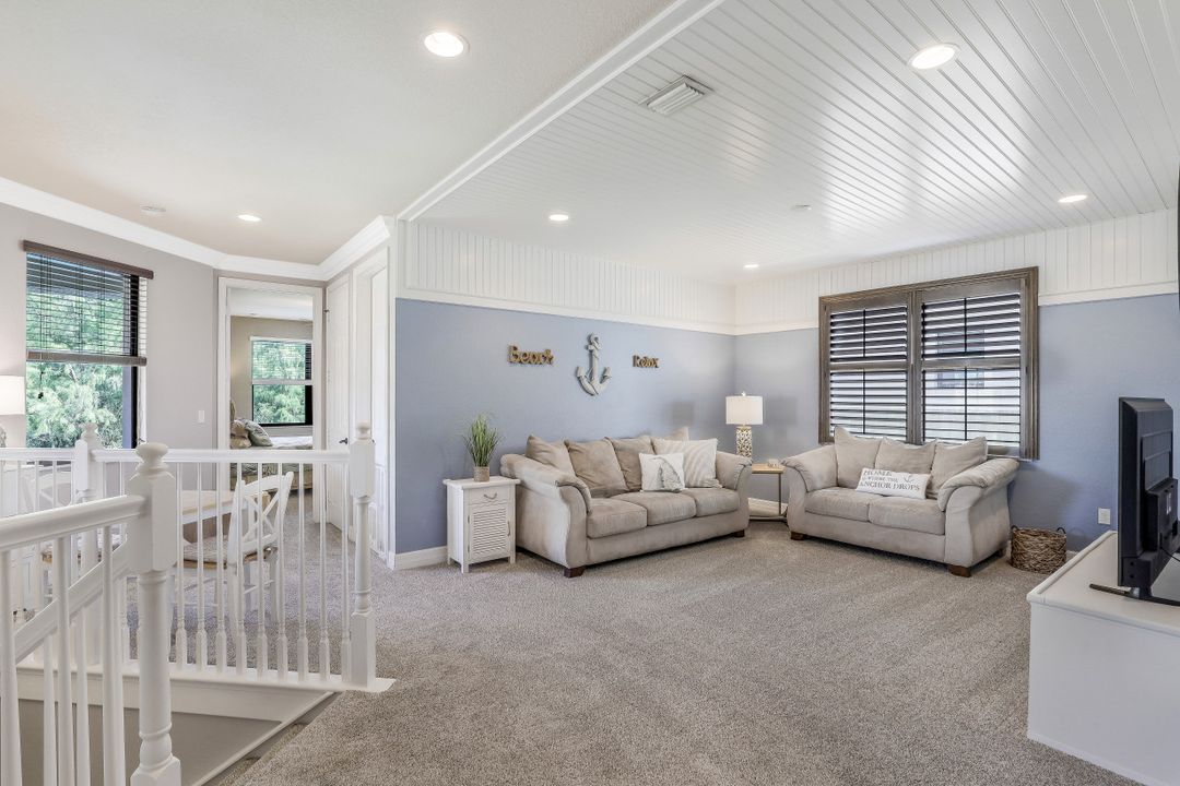 3407 Pacific Dr, Naples, FL 34119