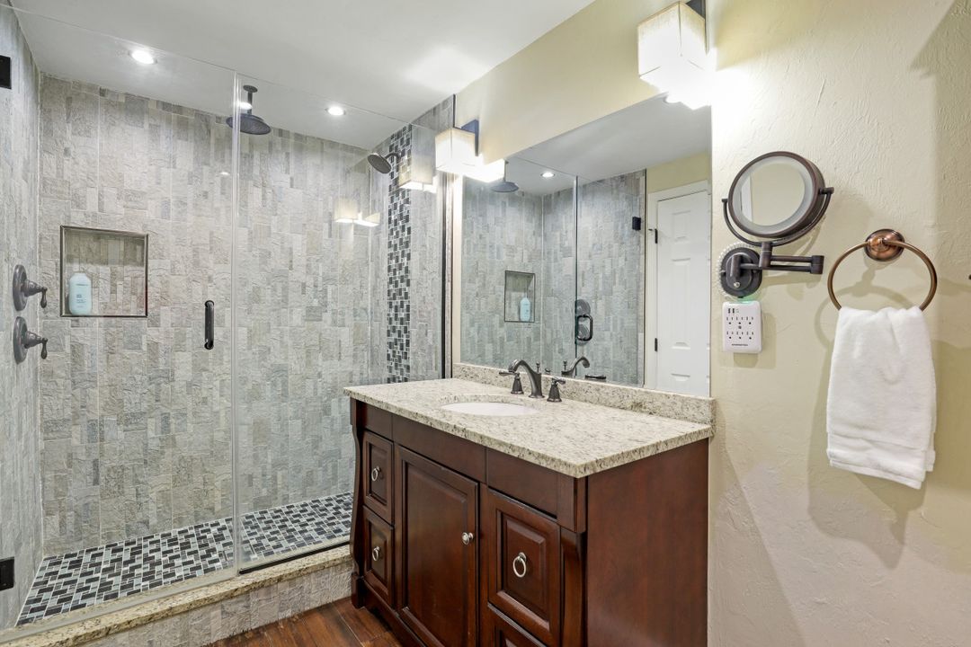 66 River Ct, Naples, FL 34110