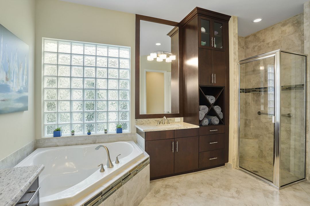 3263 Pacific Dr, Naples, FL 34119