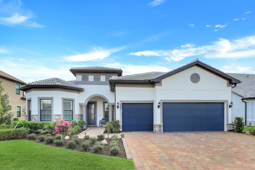 9483 Greyhawk Trl, Naples, FL 34120