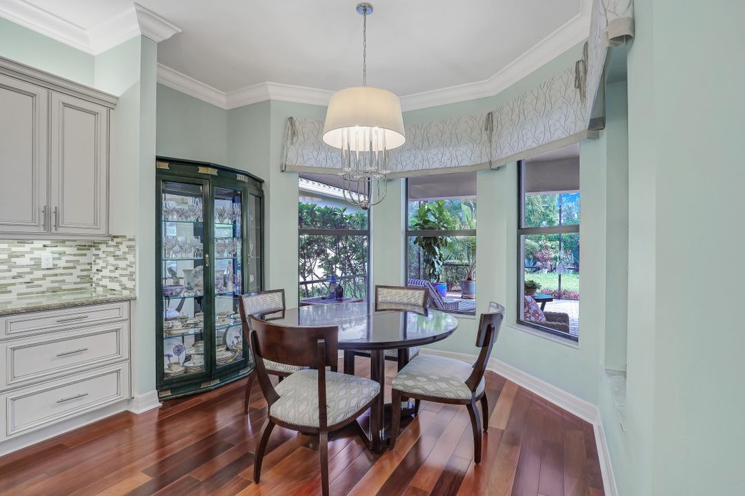 3987 Bering Ct, Naples, FL 34119