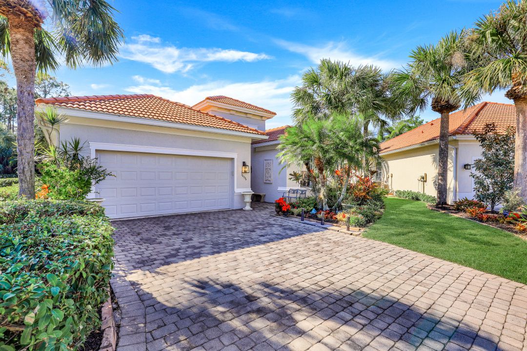 16156 Parque Ln, Naples, FL 34110