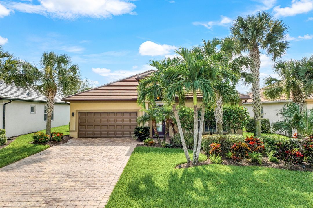9455 Quarry Dr, Naples, FL 34120
