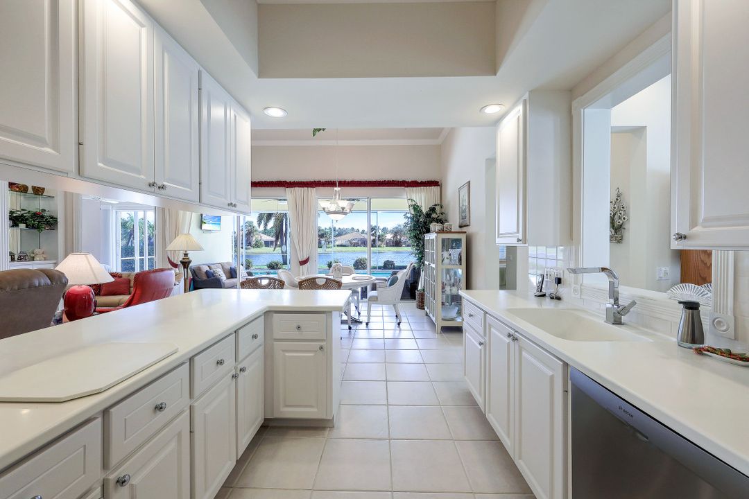 4334 Queen Elizabeth Way, Naples, FL 34119