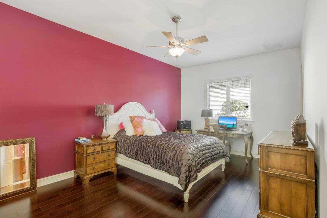 7417 Treeline Dr, Naples, FL 34119