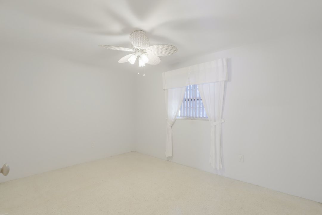 3096 Buena Vista Ln, Naples, FL 34105