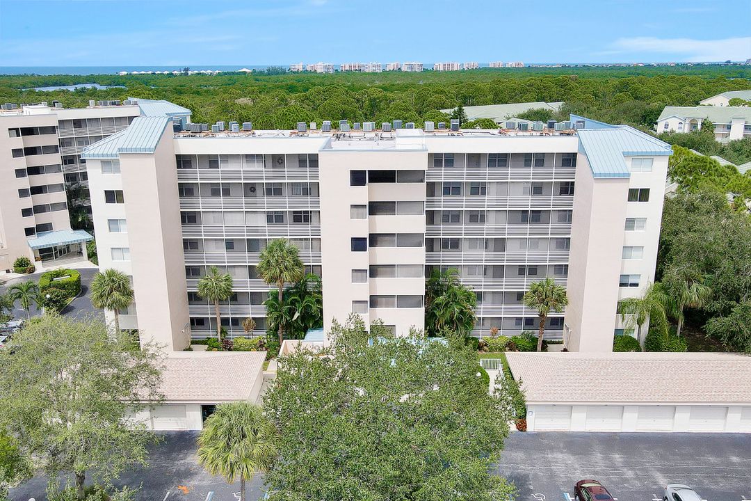 285 Naples Cove Dr #1106, Naples, FL 34110