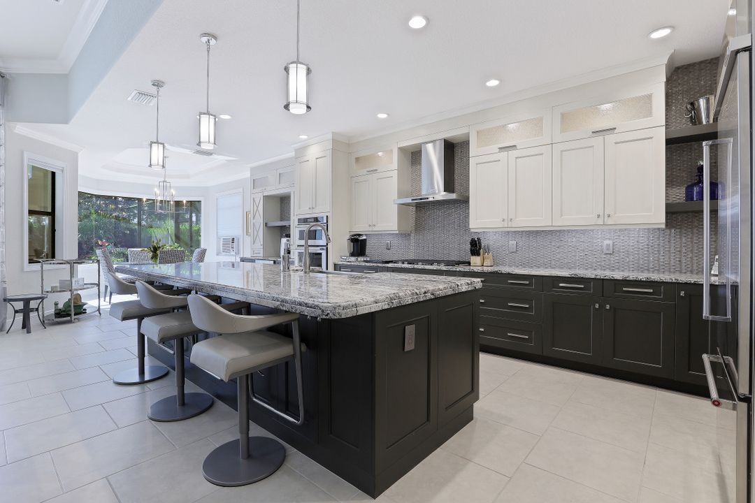 10102 Palazzo Dr, Naples, FL 34119