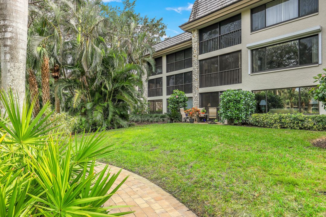 5954 Pelican Bay Blvd #222, Naples, FL 34108