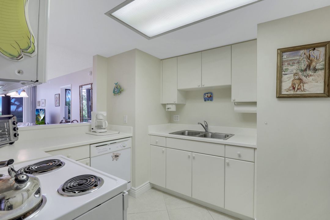 180 Seaview Ct #115, Marco Island, FL 34145