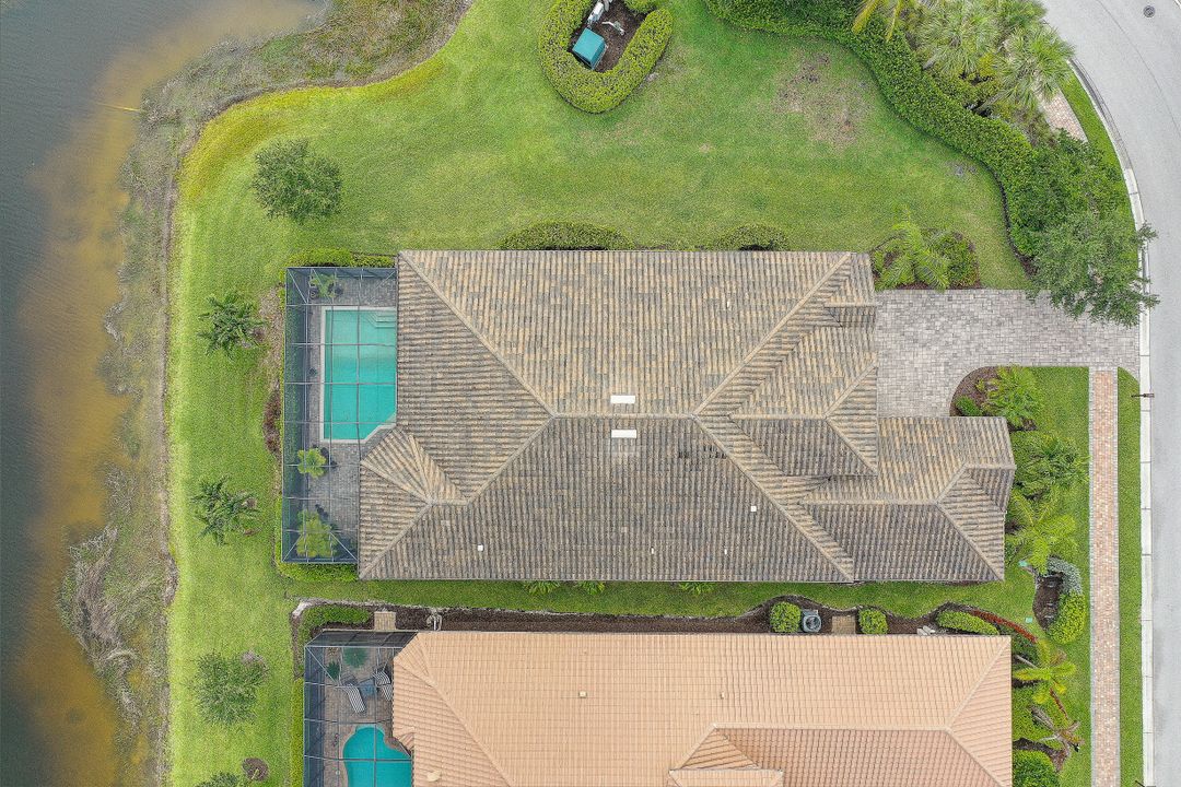 7450 Lantana Cir, Naples, FL 34119