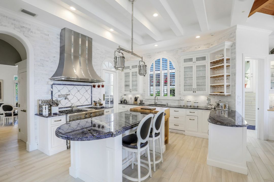 518 Coral Dr, Cape Coral, FL 33904