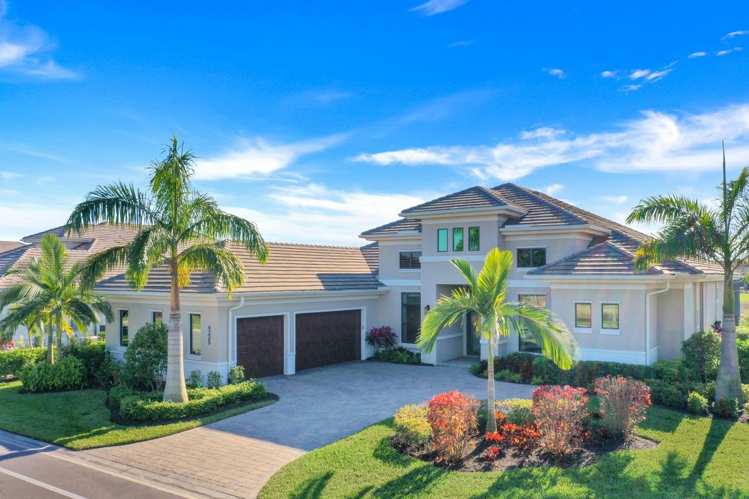 9225 Esplanade Blvd, Naples, FL 34119