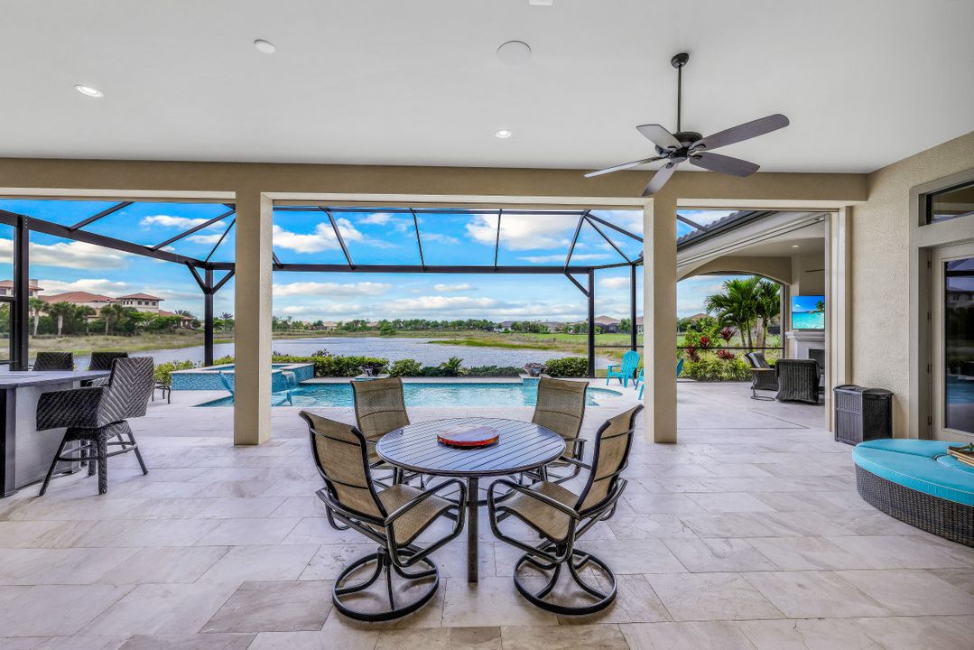 9004 Sorreno Ct, Naples, FL 34119