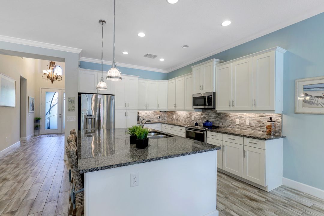 9073 Isla Bella Cir, Bonita Springs, FL 34135