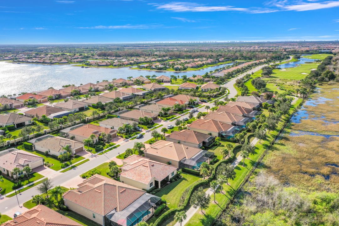 9319 Fieldstone Ln, Naples, FL 34120