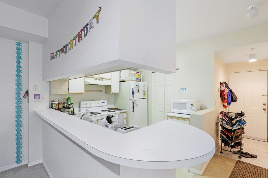 6401 Aragon Way #205, Fort Myers, FL 33966