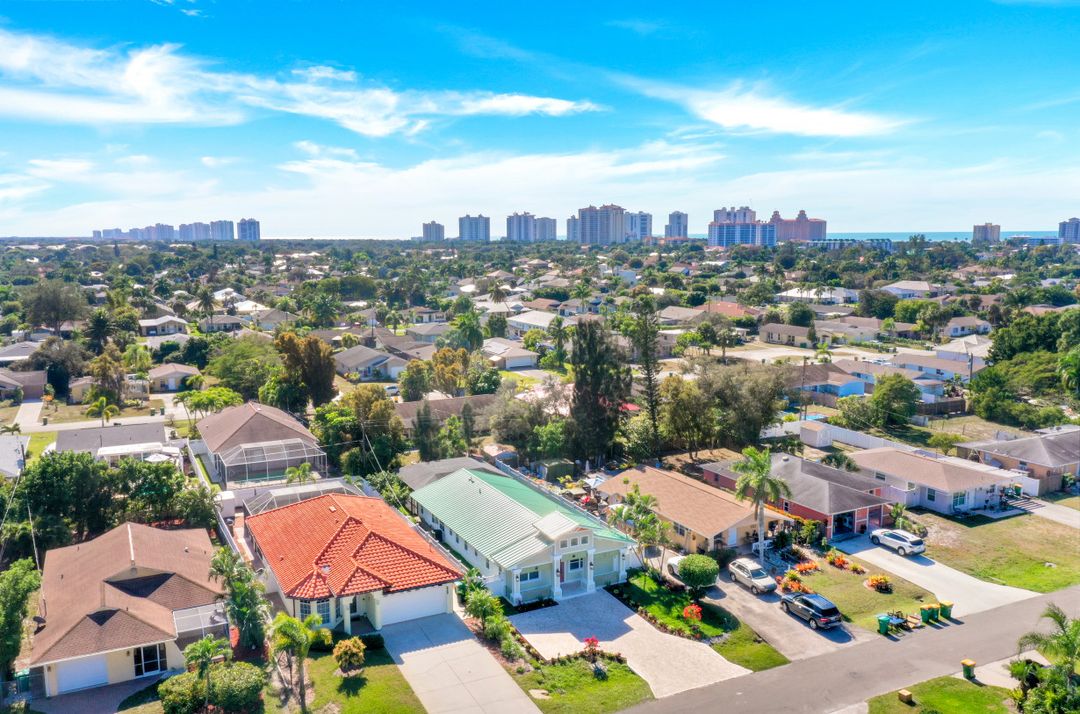 648 100th Ave N, Naples, FL 34108