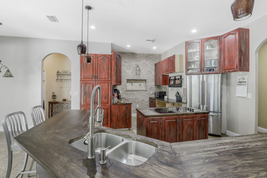 3074 Woodstock Ave, Naples, FL 34120