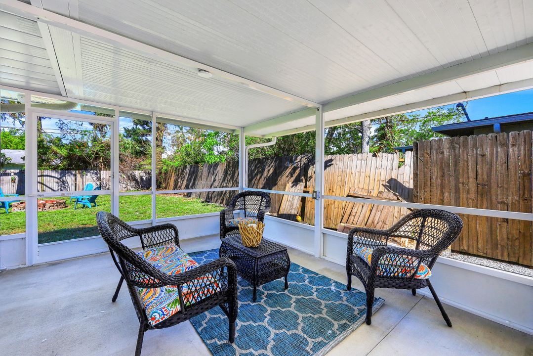 1239 Cooper Dr, Naples, FL 34103