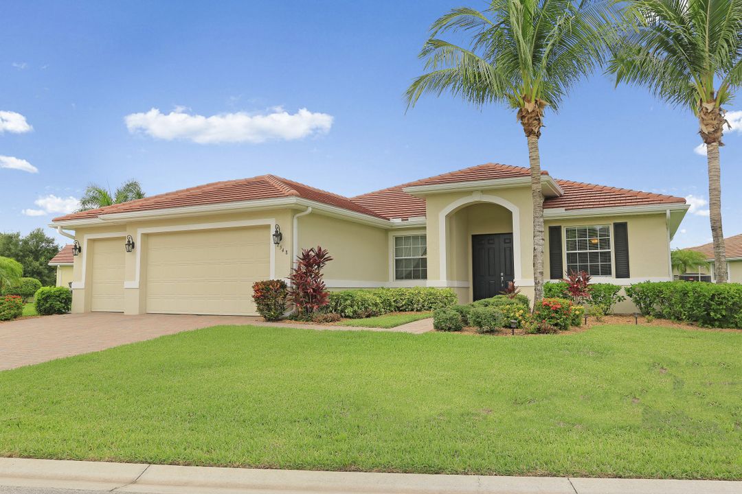 2548 Ashbury Cir, Cape Coral, FL 33991