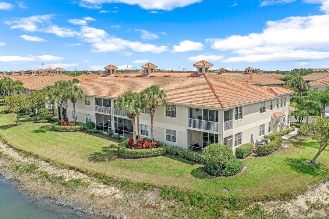 3062 Driftwood Way #4302, Naples, FL 34109