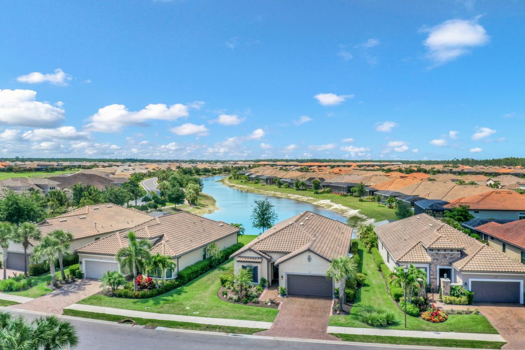 9123 Trivoli Ter, Naples, FL 34119