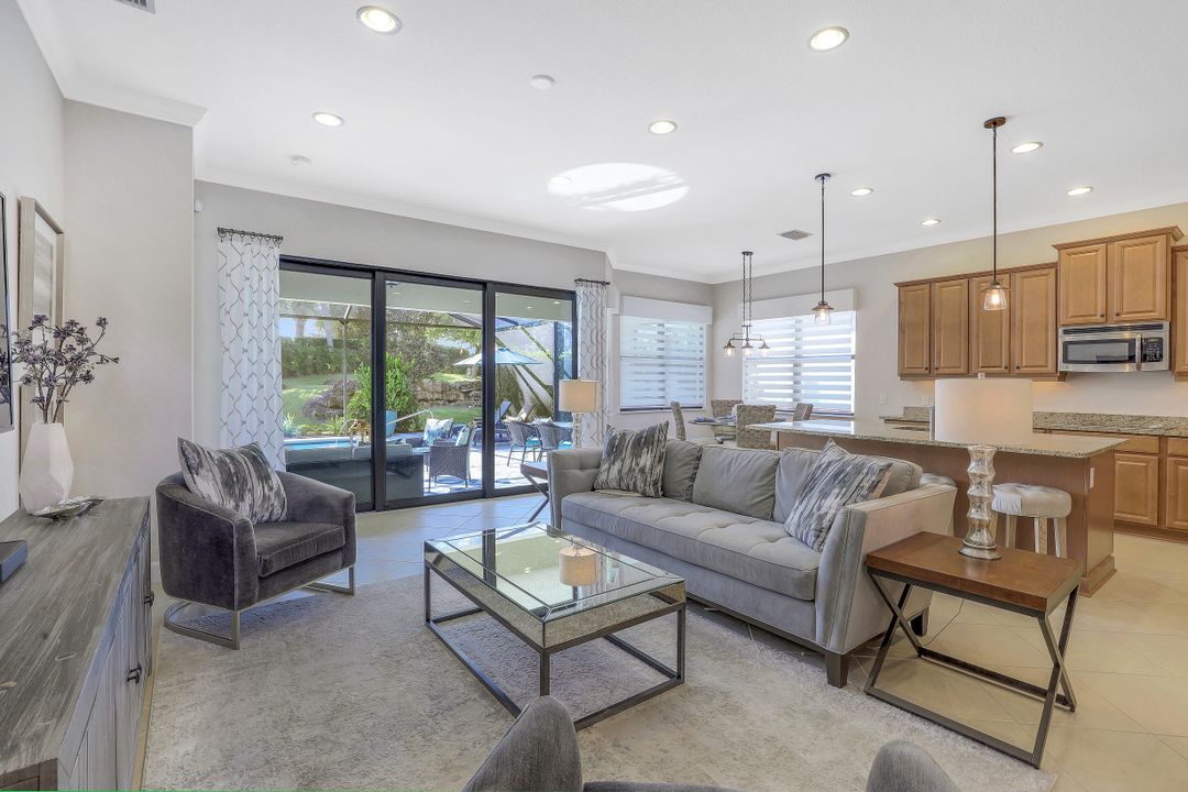 9021 Isla Bella Cir, Bonita Springs, FL 34135