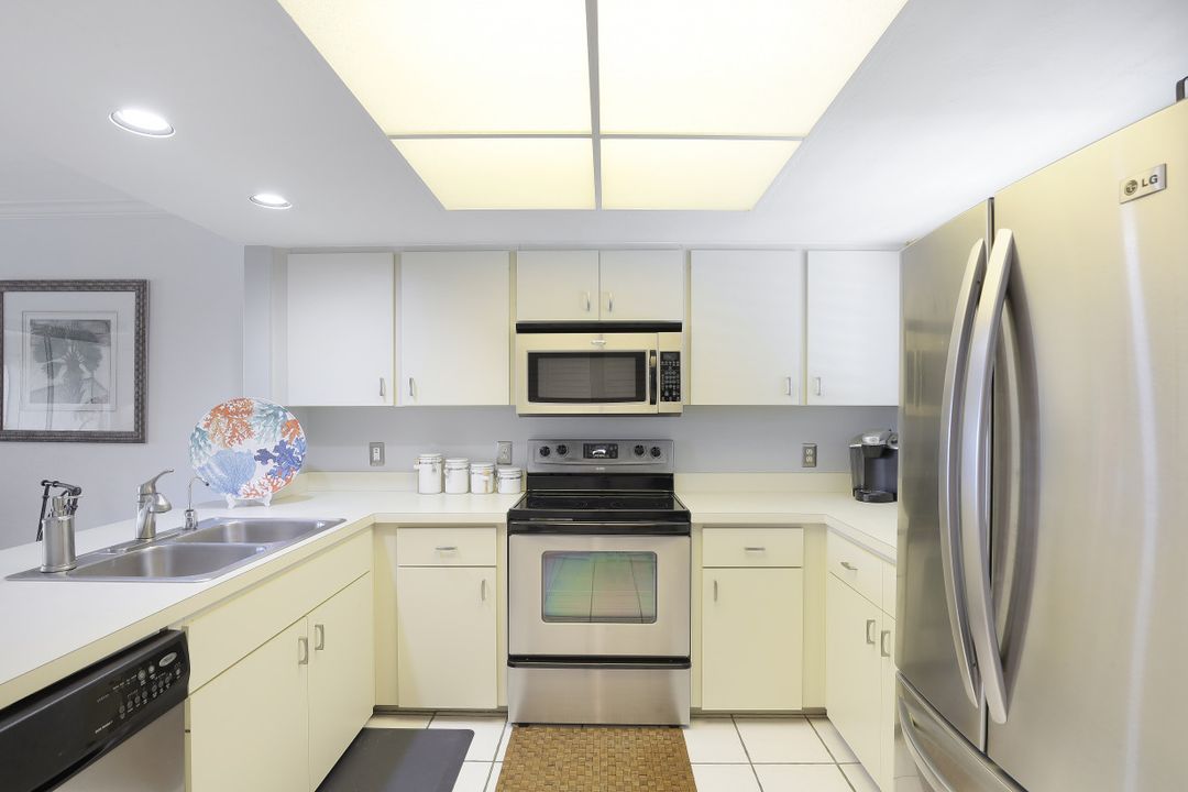 883 Collier Ct ##102, Marco Island, FL 34145