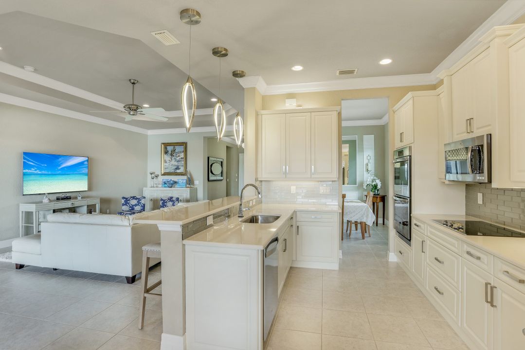 11516 Stonecreek Cir, Fort Myers, FL 33913