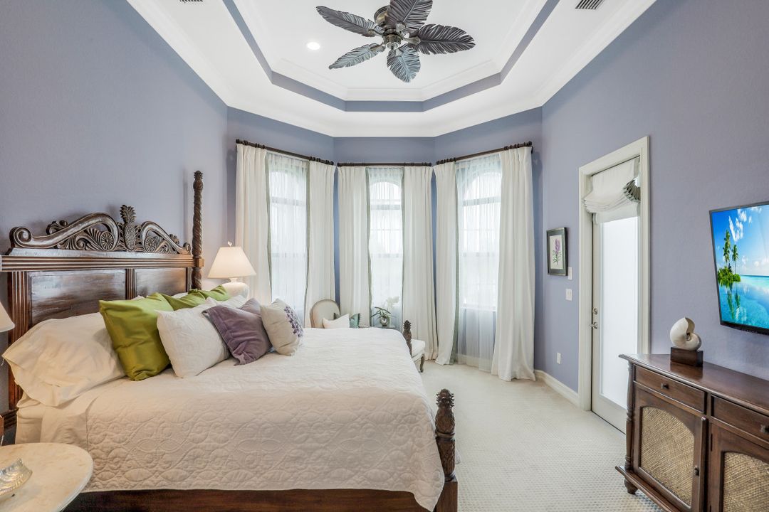 6512 Costa Cir, Naples, FL 34113