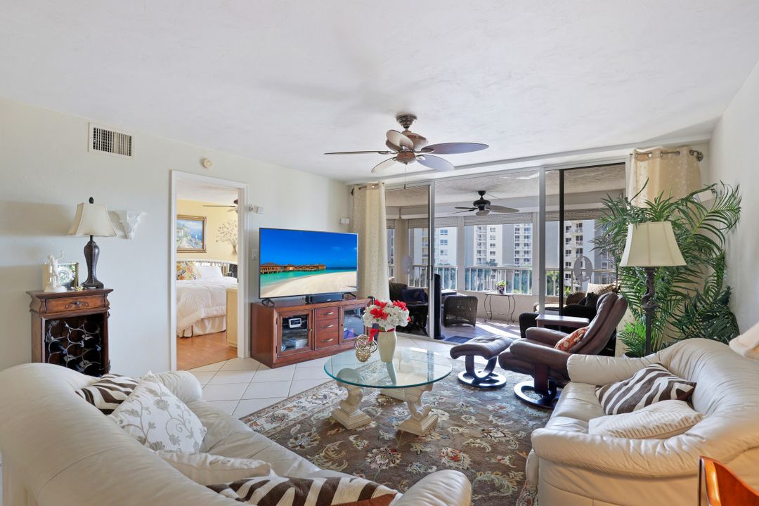 11118 Gulf Shore Dr #602, Naples, FL 34108