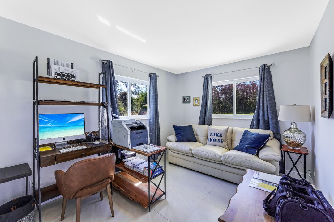 5322 Myrtle Ln, Naples, FL 34113