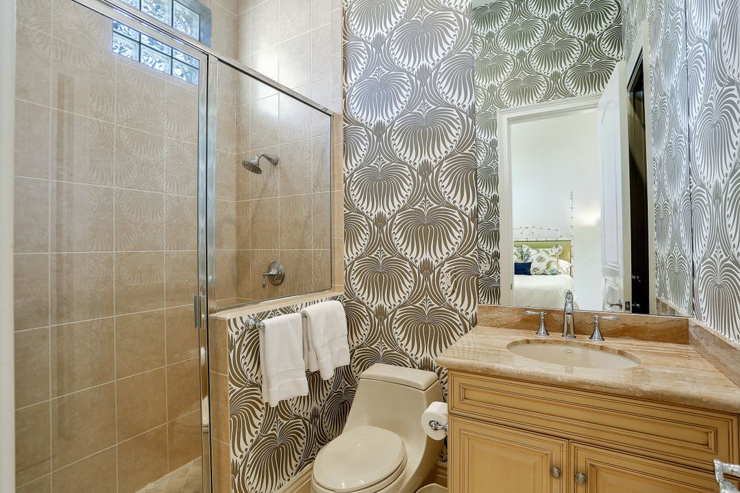 2911 Tiburon Blvd E, Naples, FL 34109