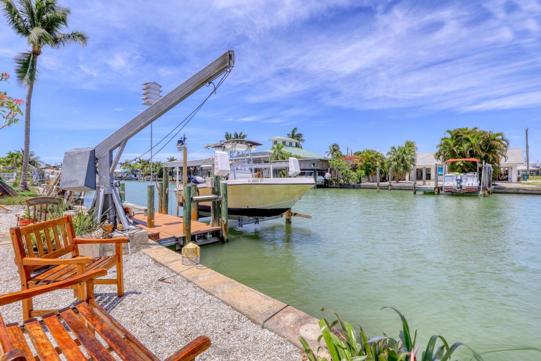 147 San Salvador St, Naples, FL 34113