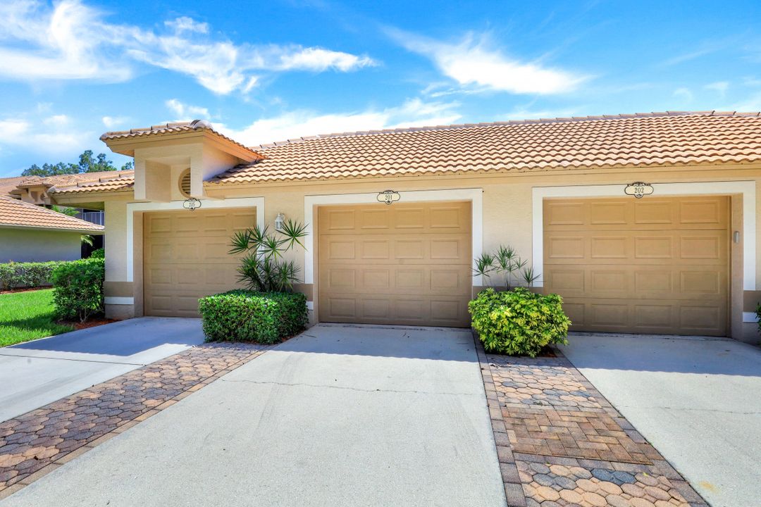 8015 Tiger Cove #201, Naples, FL 34113