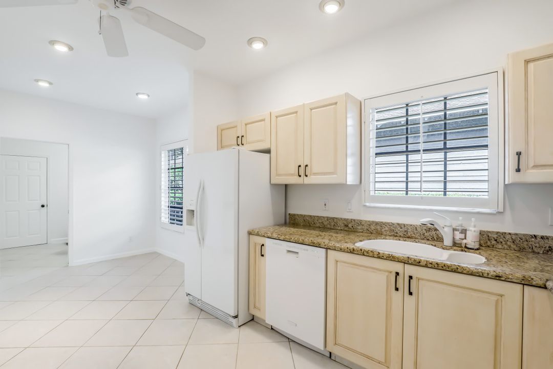 46 Golf Cottage Dr, Naples, FL 34105