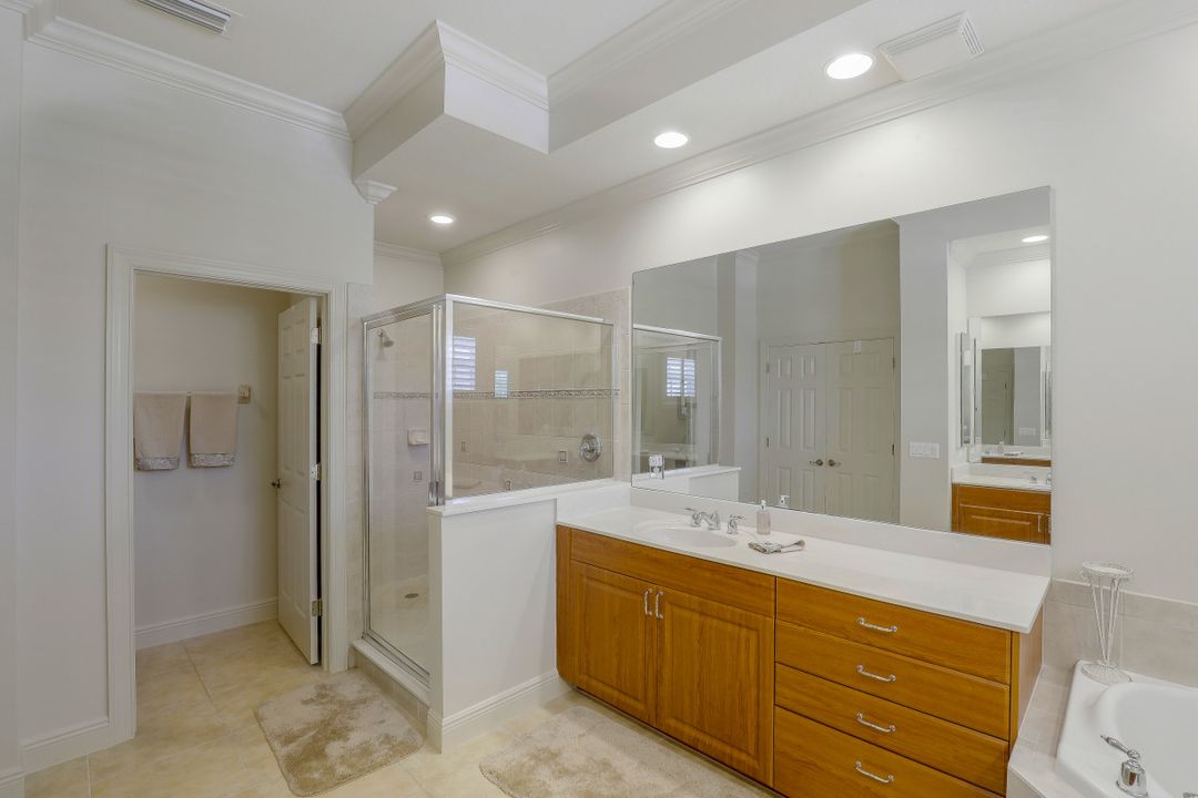 9201 Quartz Ln Apt 201 #201, Naples, FL 34120