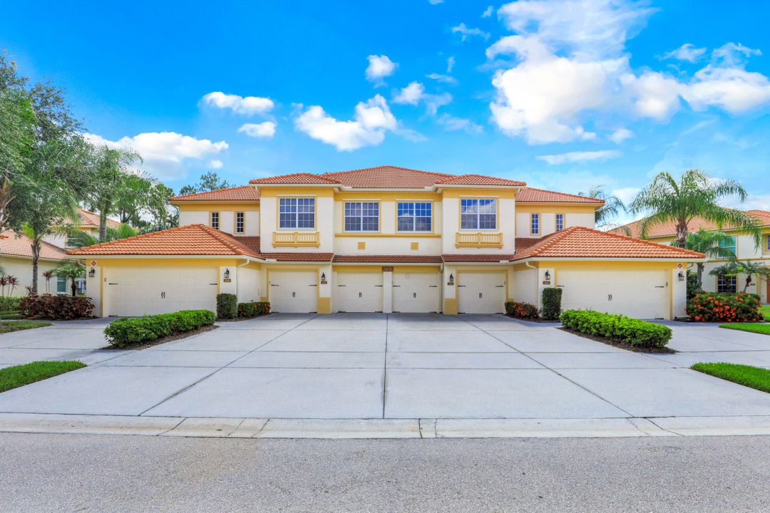7874 Clemson St #202, Naples, FL 34104