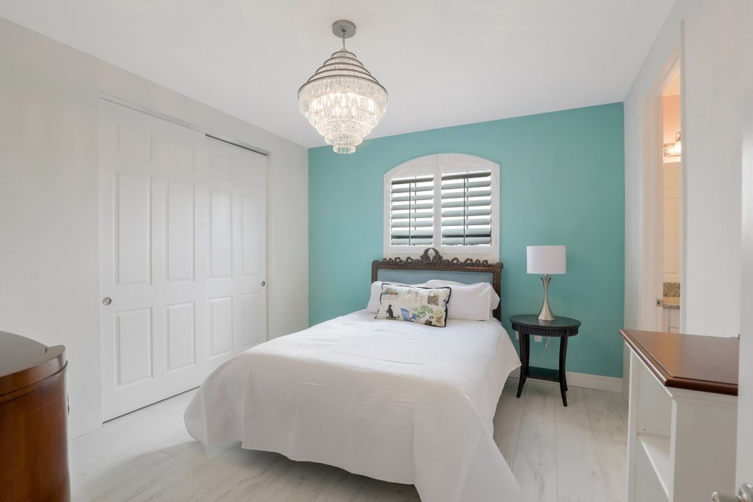 13840 Luna Dr, Naples, FL 34109