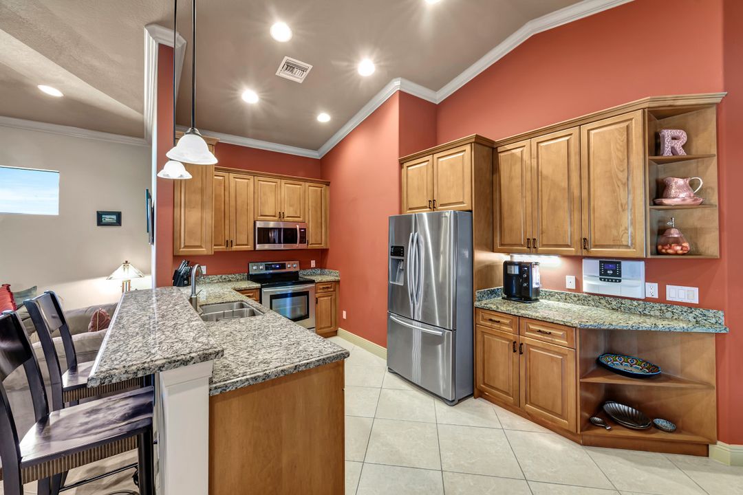4000 Stonesthrow Ct, Naples, FL 34109