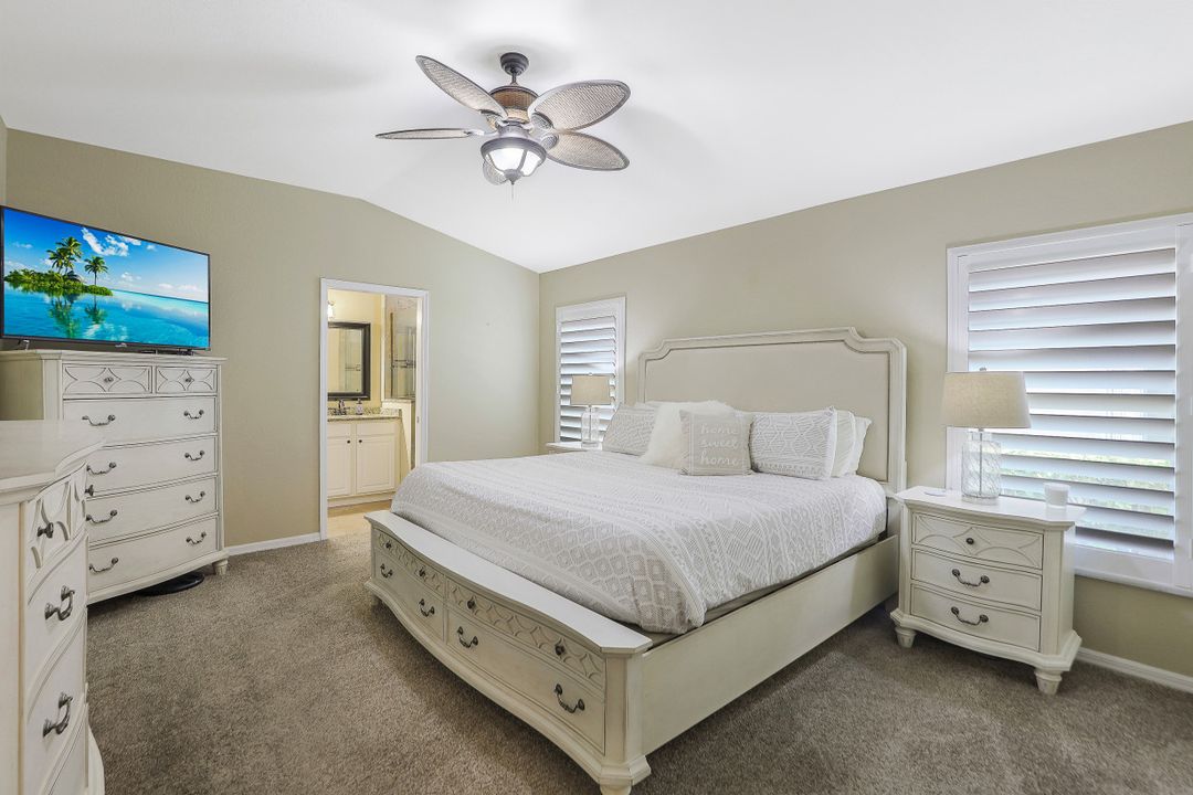 7433 Meldin Ct, Naples, FL 34104