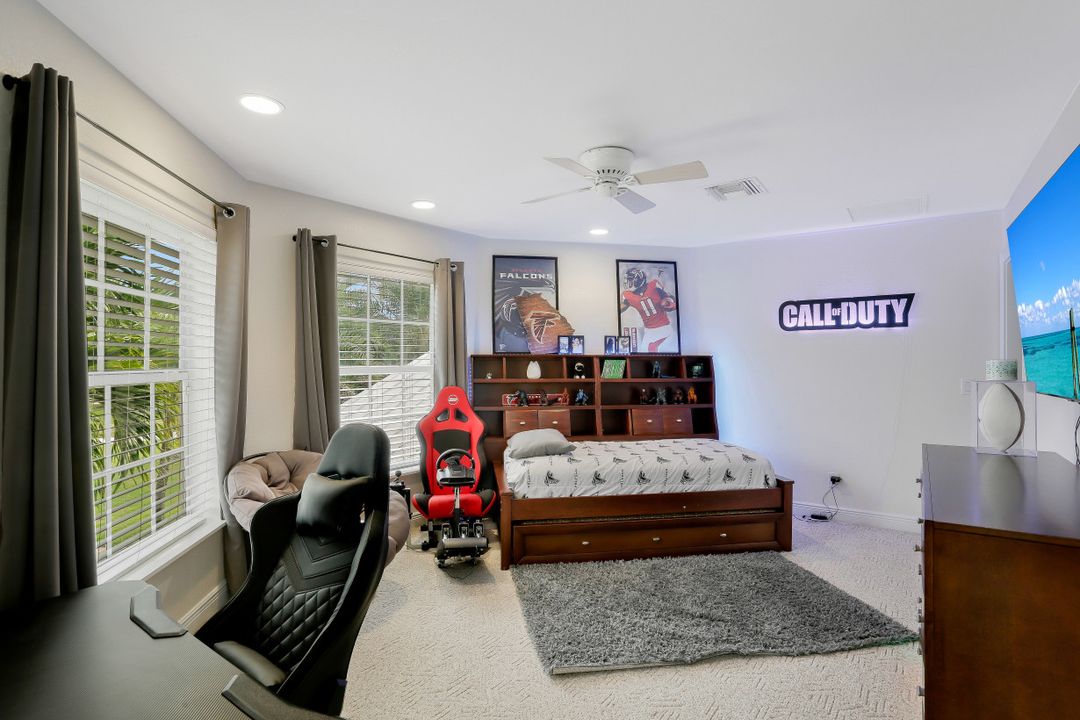 1817 Piccadilly Cir, Cape Coral, FL 33991