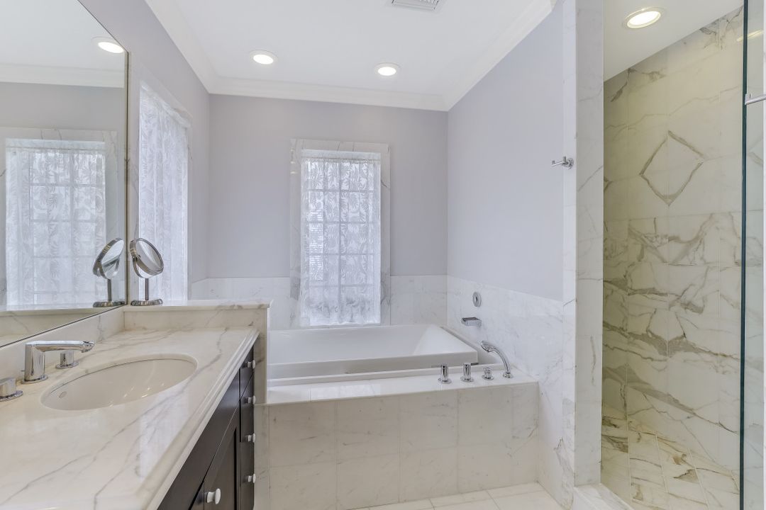 868 4th St S #11, Naples, FL 34102